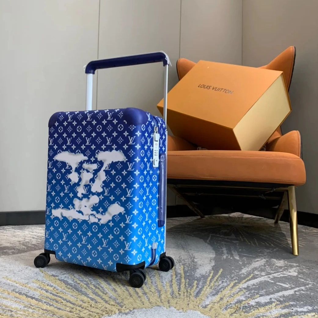 37L CLOUDS 55 SUITCASE HORIZON CABIN CUSTOM 0515